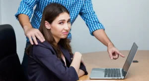 Assédio Moral no Trabalho - Dra. Elisabete Firmo